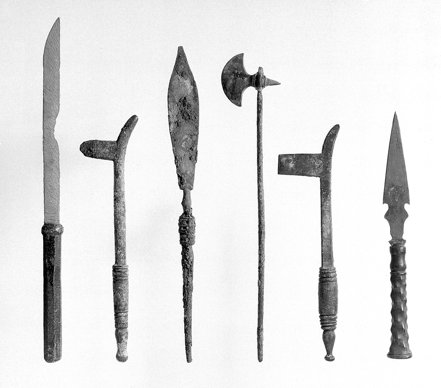 Instruments chirurgicaux romains conservés dans une collection historique.